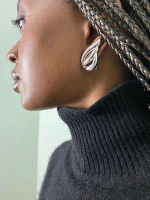 Monet Flame Shape Earrings VS x R27