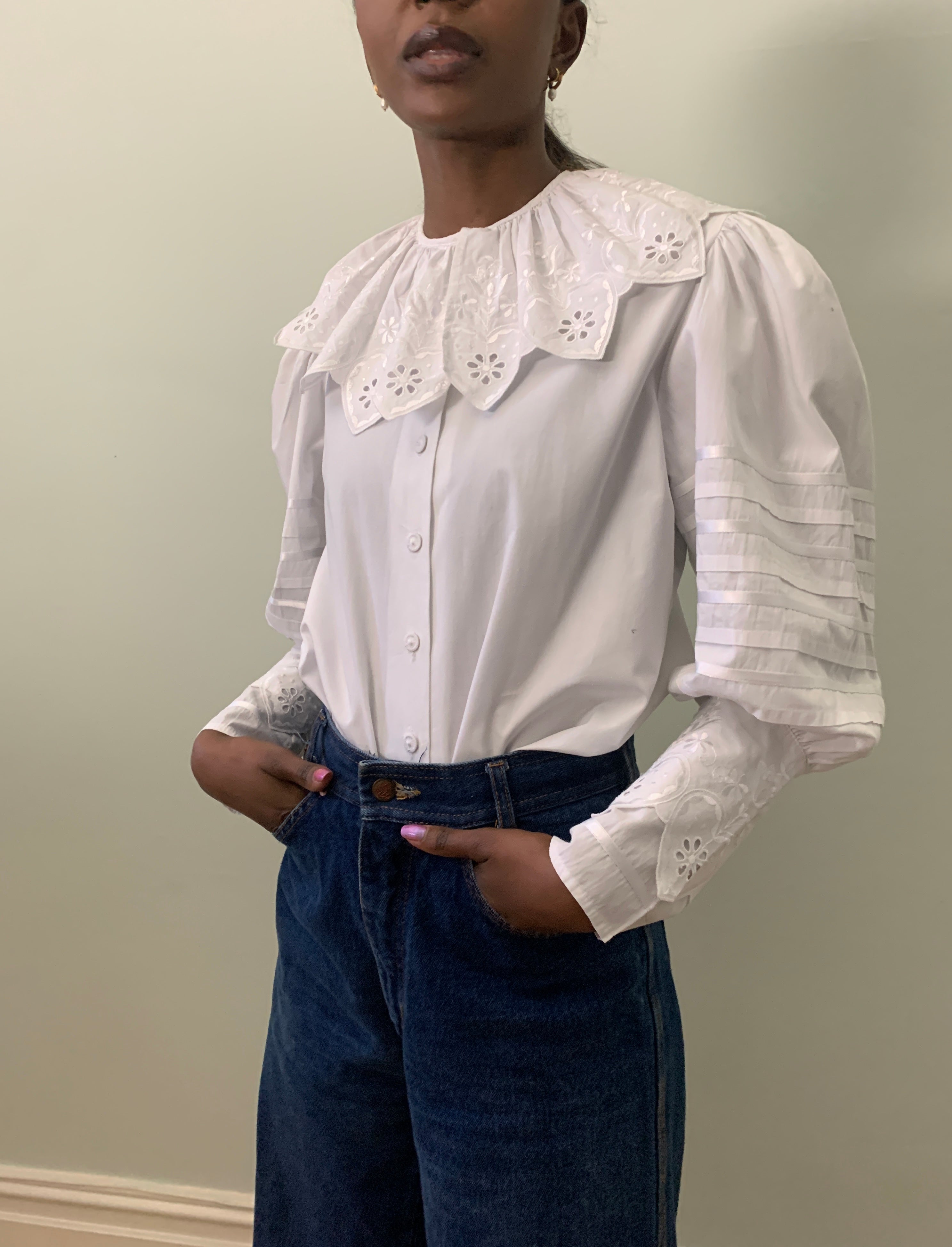 Vintage WOW statement collar blouse
