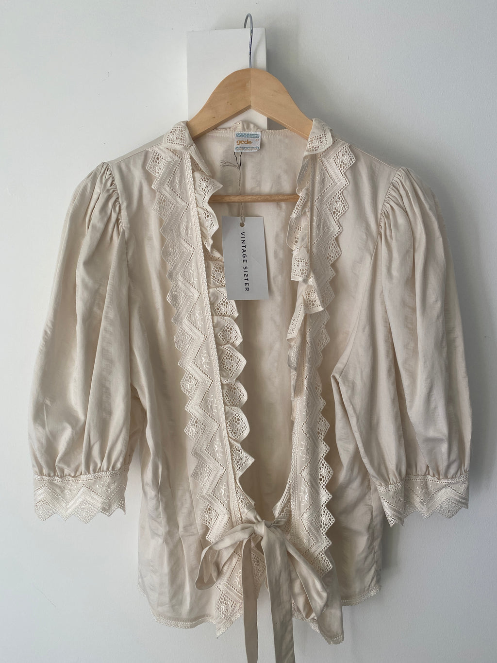 Vintage GEDE cotton broderie frill blouse UK14-16