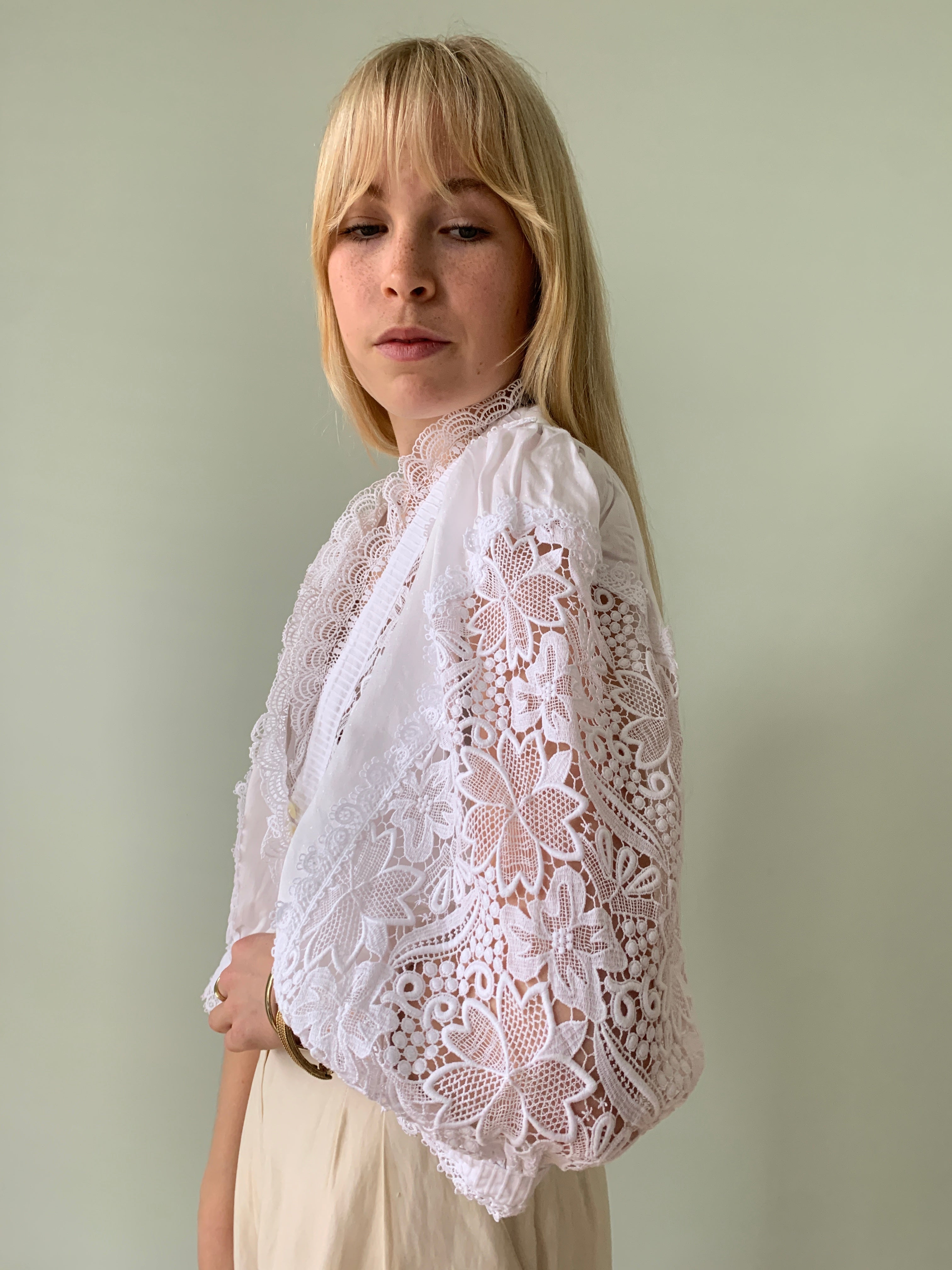 Wow vintage cotton lace insert blouse