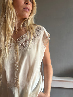 Vintage Chinese silk embroidered blouse