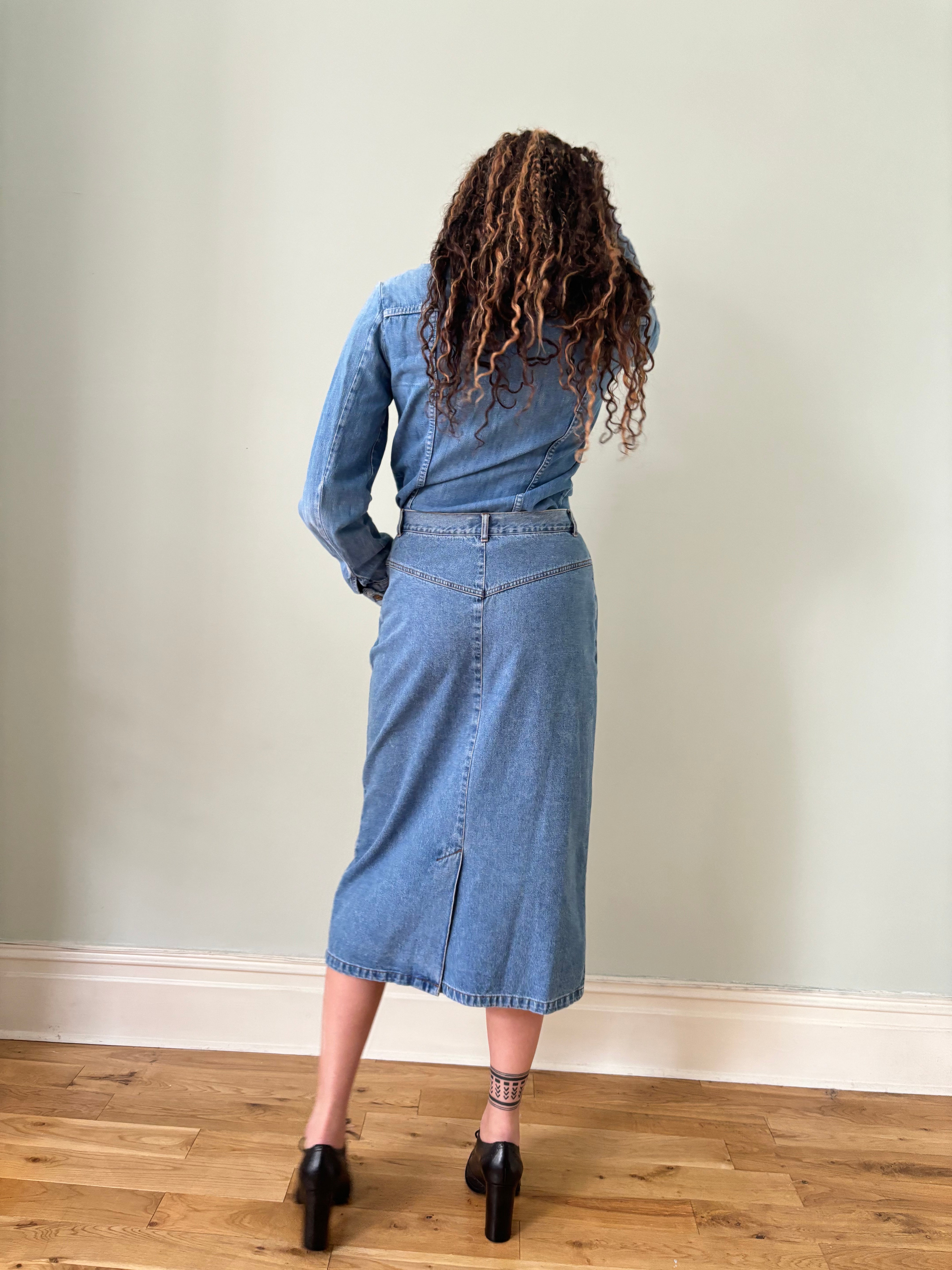 Vintage midi denim skirt UK10-12