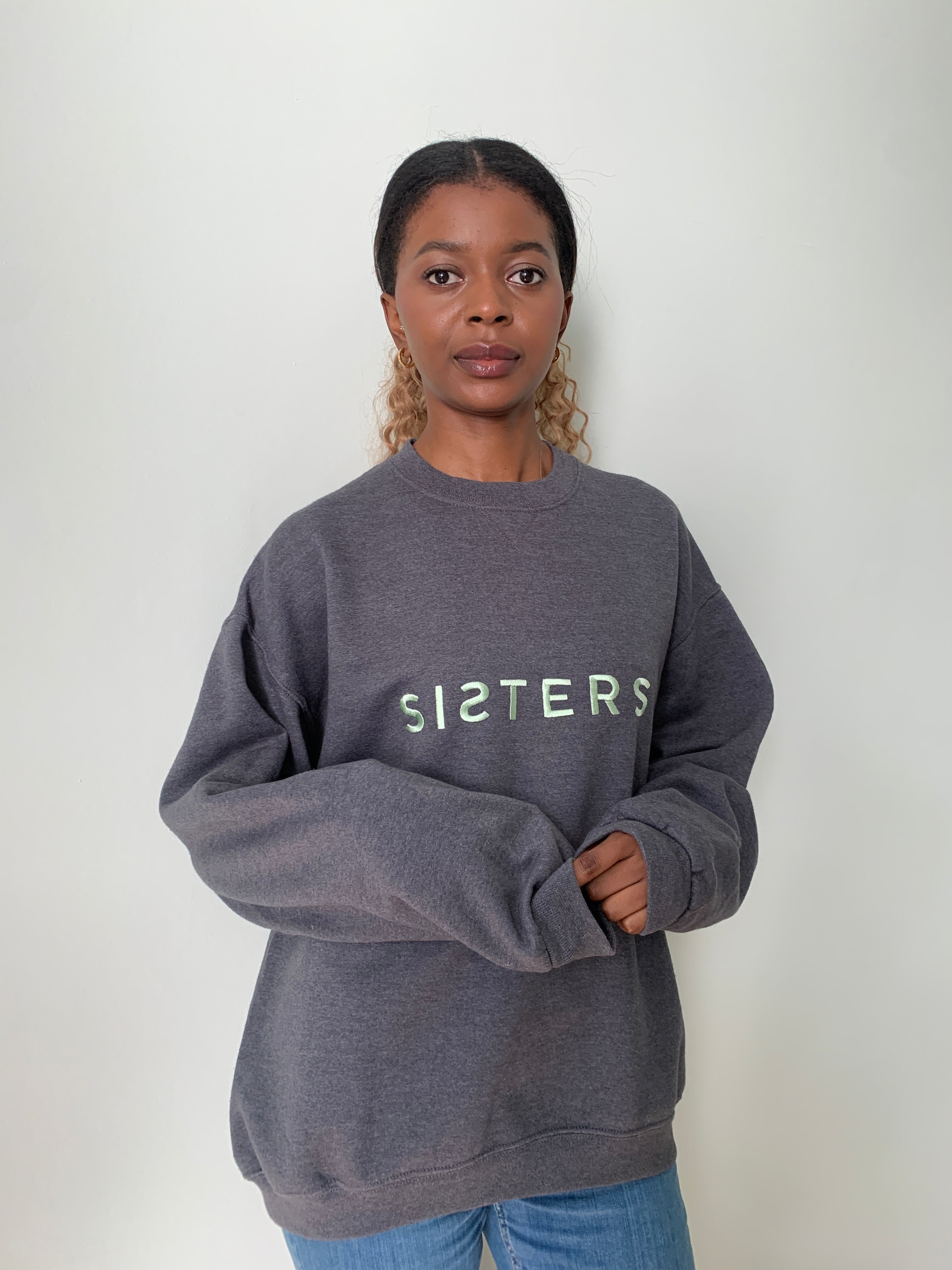 SISTERS embroidered sweatshirt medium SS205