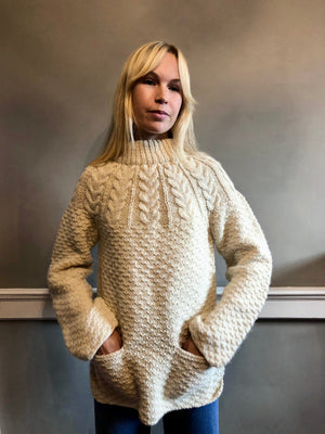 Vintage turtle neck knit with pockets