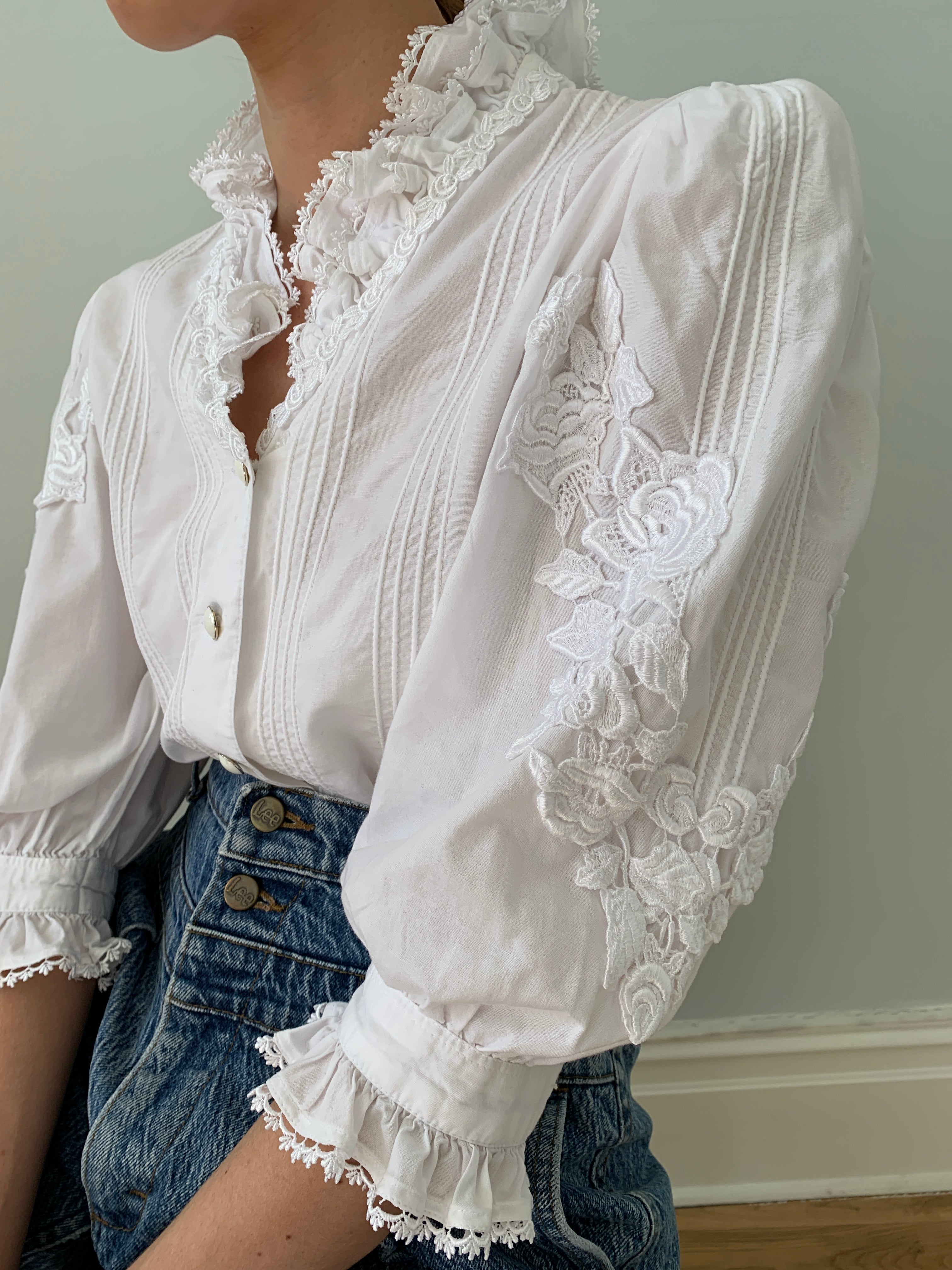 Vintage cotton lace applique balloon sleeve blouse