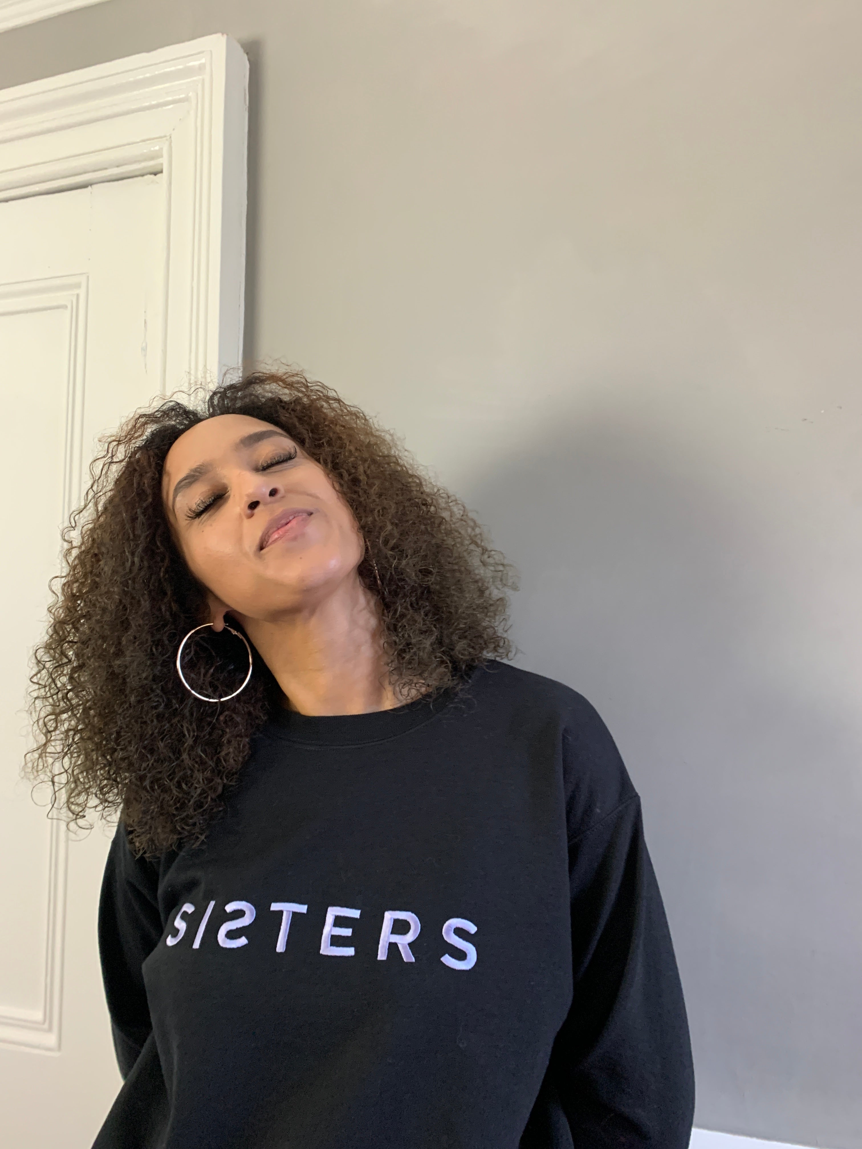 SISTERS embroidered sweatshirts Small/Medium