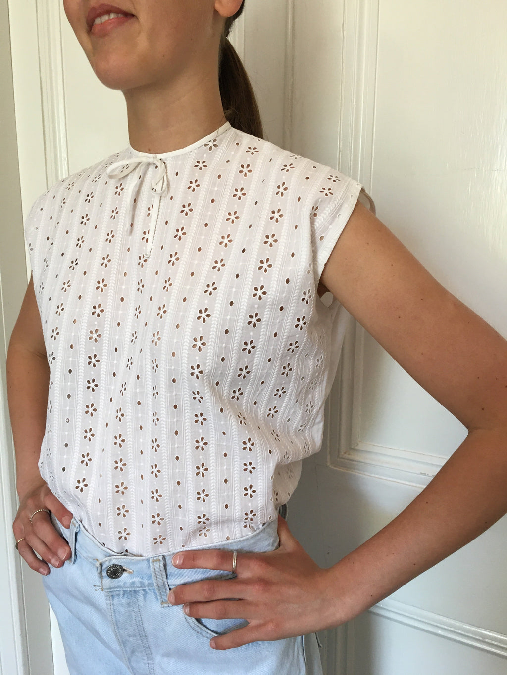 Vintage cotton broderie shell top / blouse