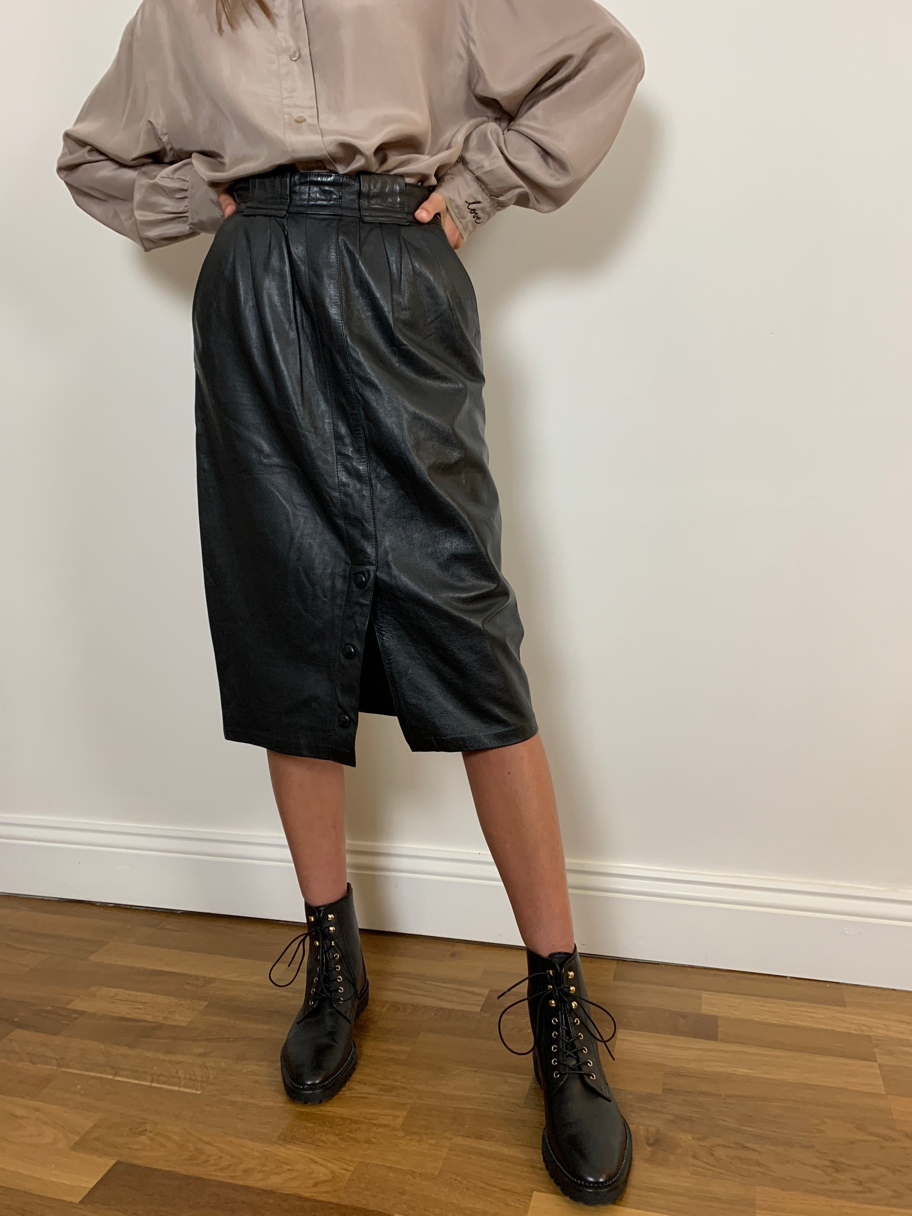 Vintage high waisted leather skirt