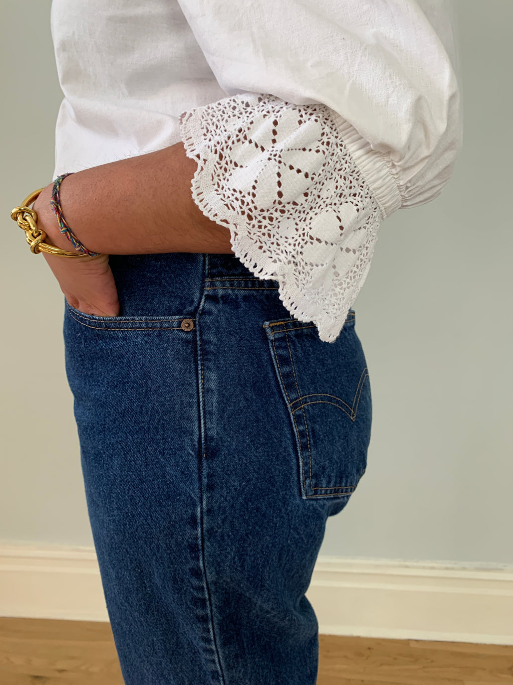 Vintage balloon sleeve cotton blouse with lace collar