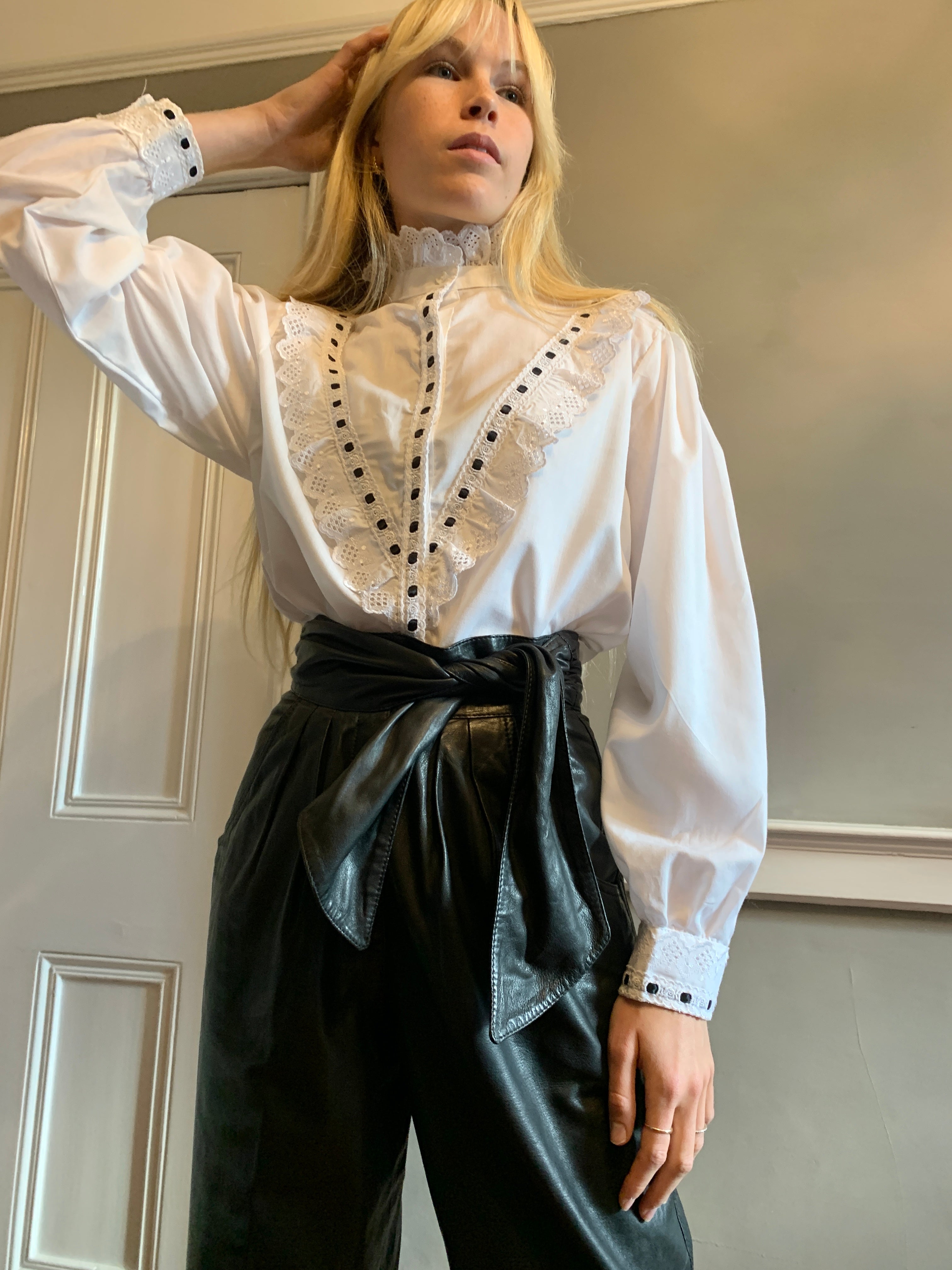 Vintage Statement broidery blouse with ribbon detail