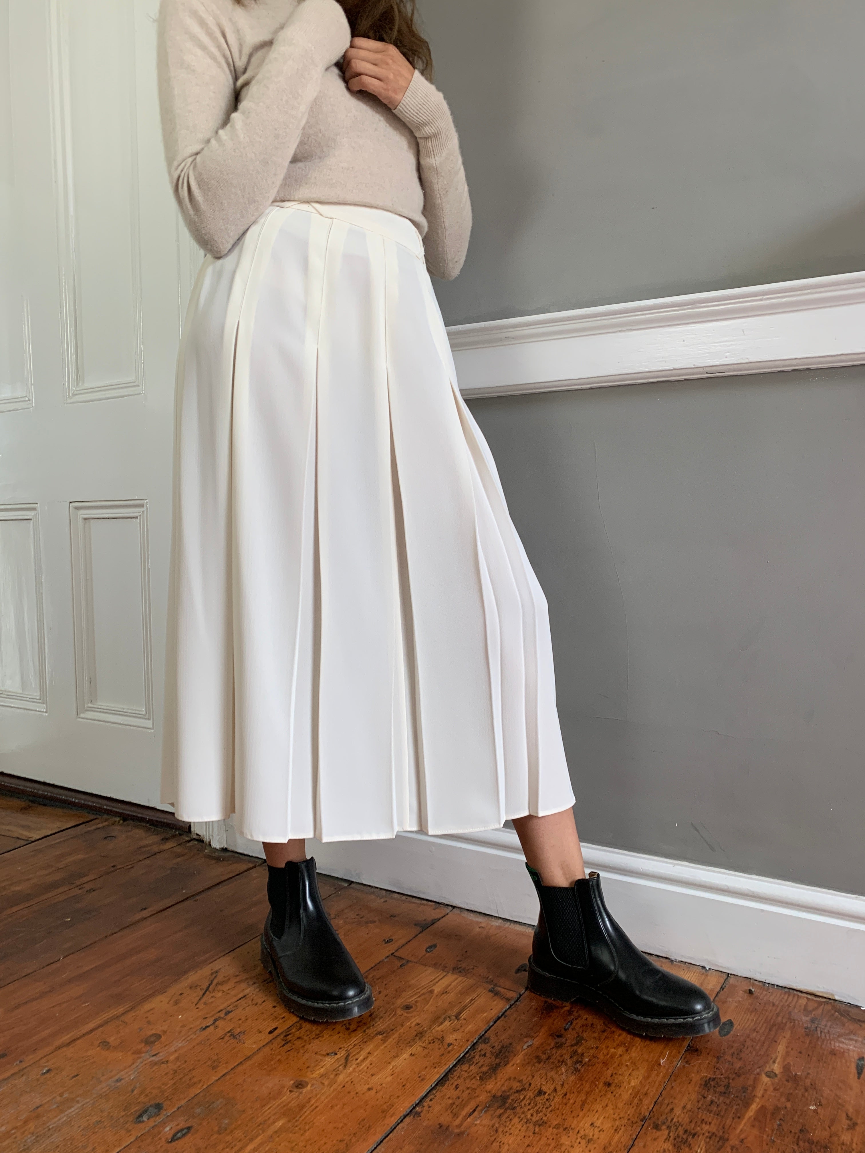 Vintage pleated cream midi skirt