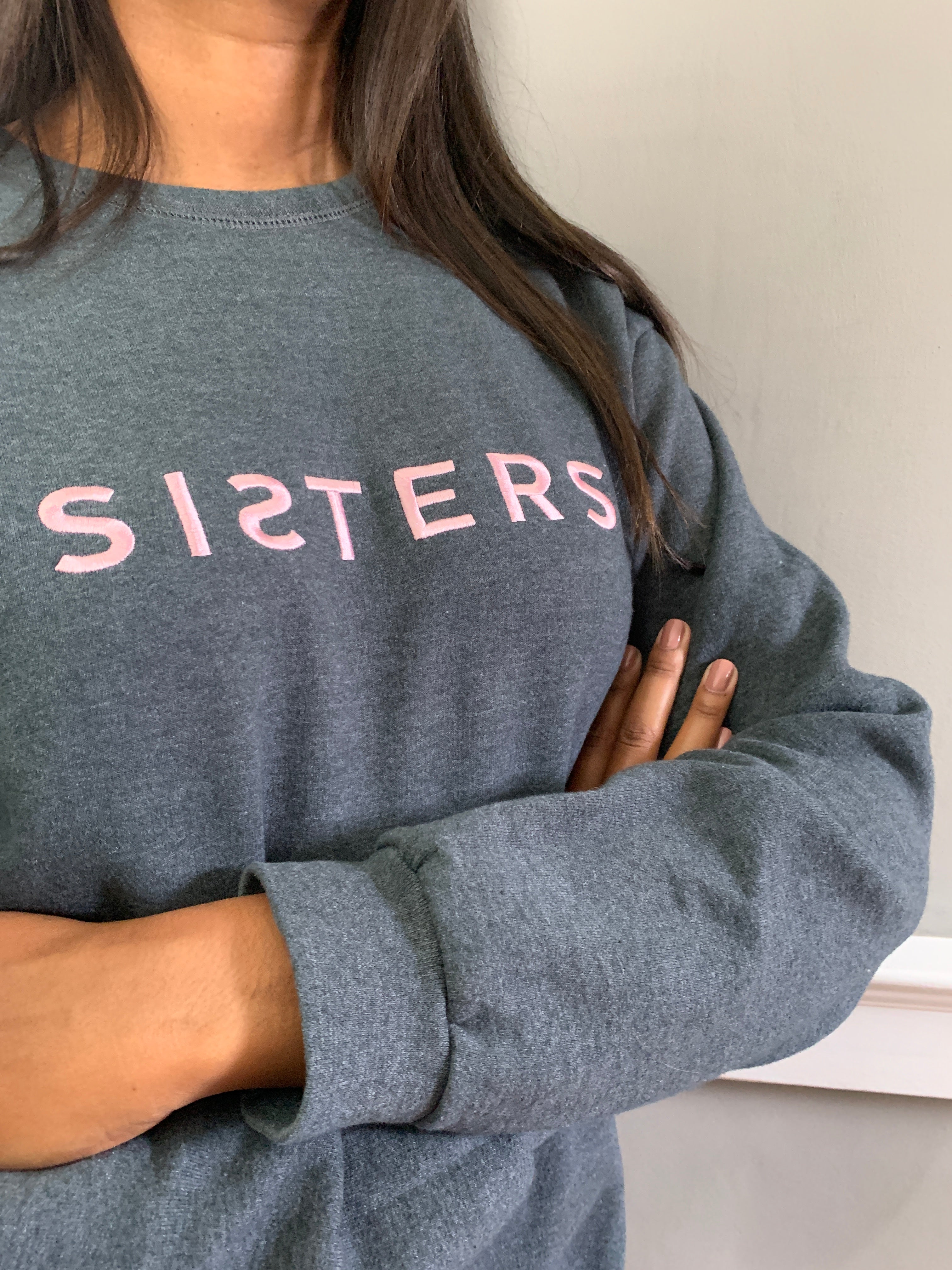 SISTERS embroidered sweatshirts Medium