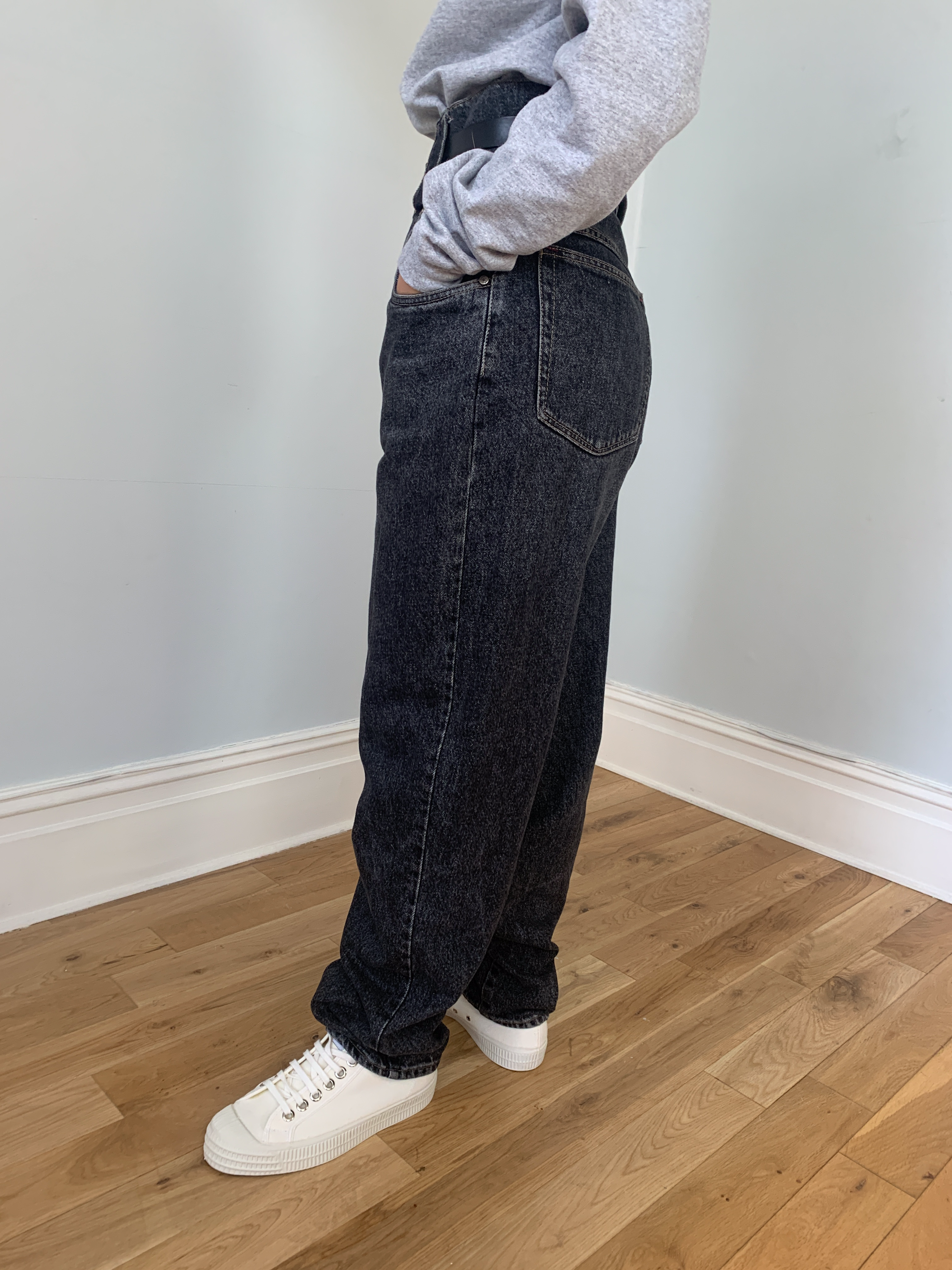 Jonny Q oversized 90s high waisted jeans