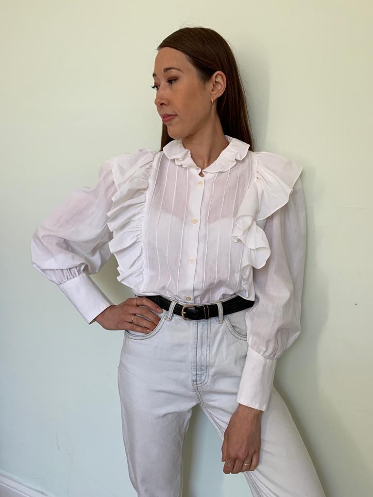 Pretty 1980s vintage blouse with frills and ruffles